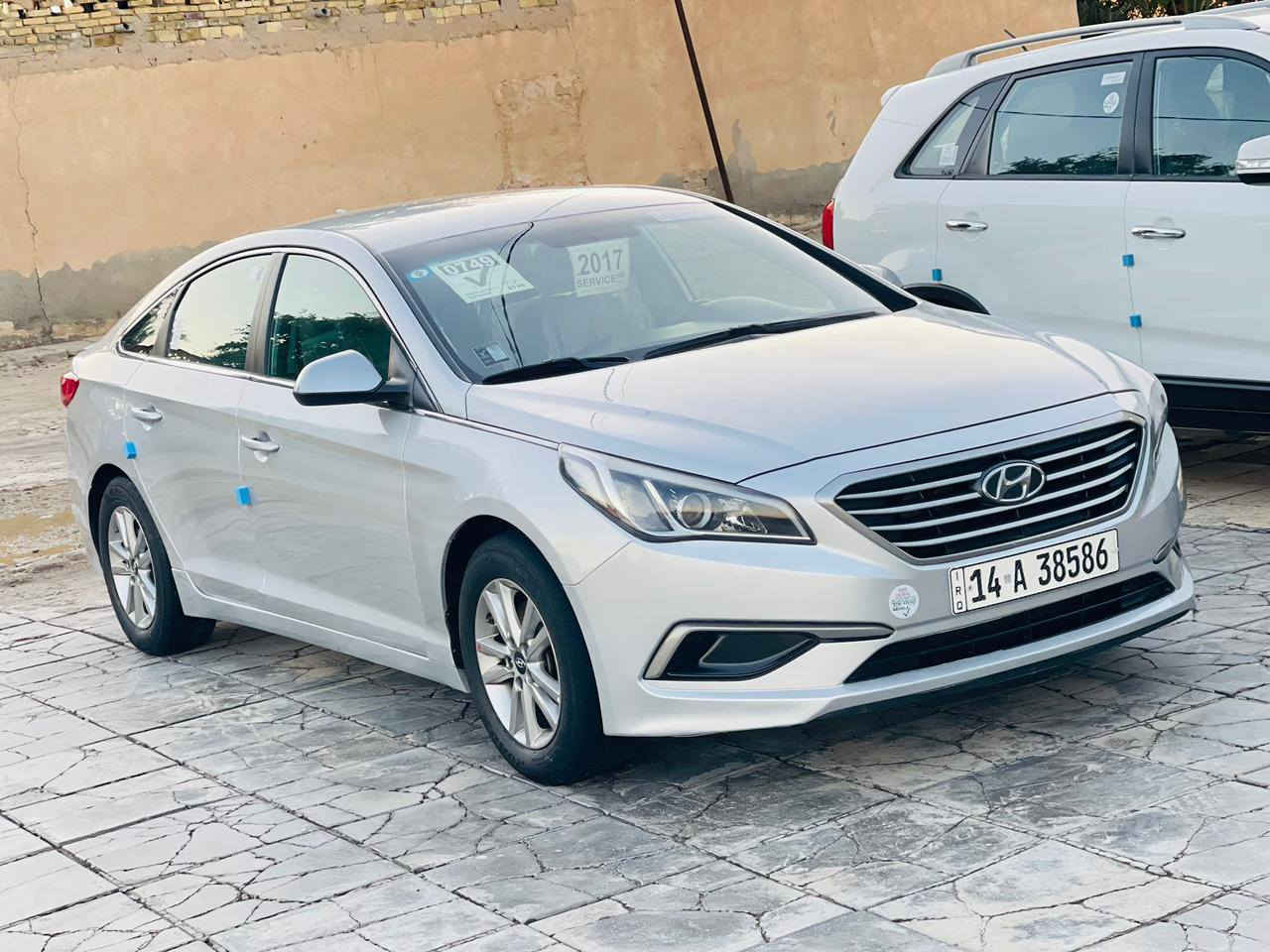 سلام عليكم
اللبيع أو مراوس 

سوناتا موديل 2017 رقم بصره حره
مواصفات سياره 
شاشه كبيره 
كامرا خلفيه 
ويل كروم
ارضيه جلد 
تحكمات ستيرن كامله 
محرك 2400 
سياره جاهزه وجديده الاخير 
كير محرك تبريد تخم تاير حداديه 
جاهزه الاخير 
#مكان_سياره_ناصريه 

سعر 120 وبيه مجال 

الاستفسار أكثر‏

‪***********‬‏
