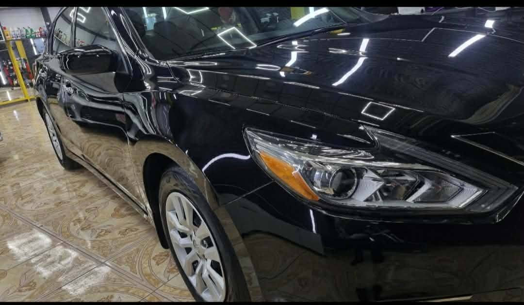 ئاڵتیما 2018 s ئەمریکی ڕەشی قەتران 55000 مایل ڕۆشتوە یەک چەمەلغی پێشەوەی سایەق بۆیاخە بێ ناوگرتن سەنەوی و تازە تایەی تازە ڕۆن و هایدرۆلیکی تازە گێڕ و مەکینە و کارەبای و هەموو گیانی بەشەرت بێ مەسرەفە سەیارەی مەعرەز نییە هی مالی خۆمانە 
نرخ 125
لە سلێمانیم 
*********** السليمانية, العراق
