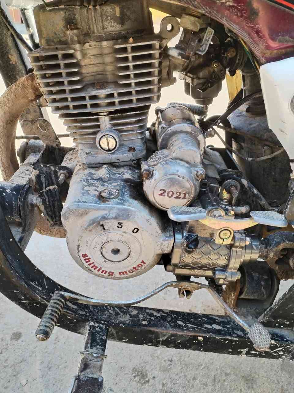 السلام عليكم ستوته للبيع 2016 محرك 21 السعر 750 وبيها مجال***********
