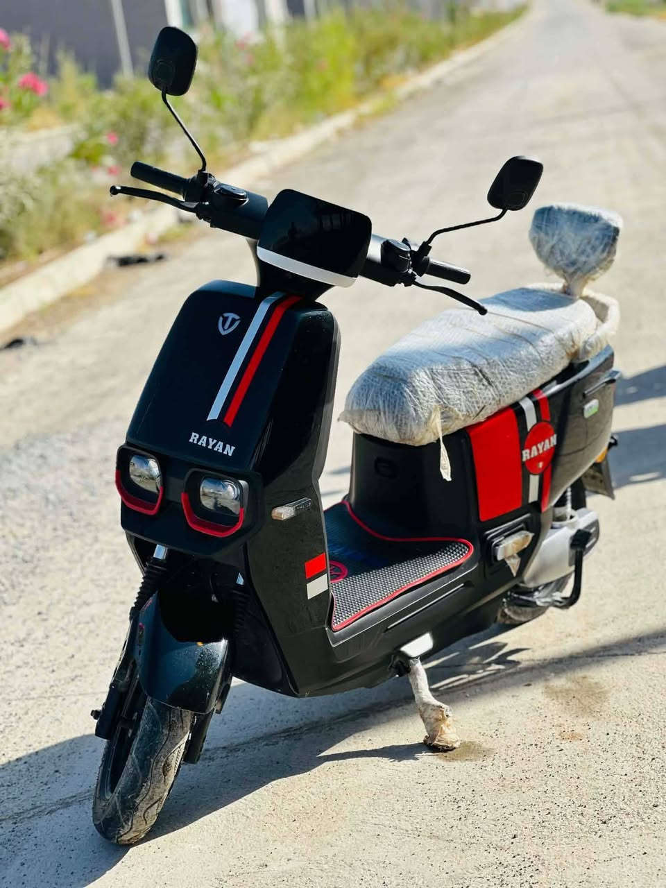 اسلام عليكم
للبيع دراجة شحن الريان موديل 2024_6

الدراجة فول مايعوزها برقي 

بعدها ما مبدل بيها اي شيء 

بيها فقط فطر خفيف مثل ما موضح بل صوره 

ول باقي كلو شرط 
سعر 650ومجال
متواجد خاص 

واتساب ***********
