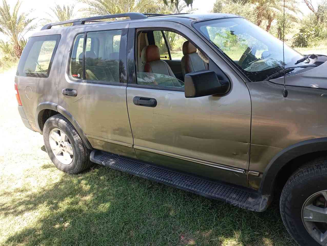 السلام عليكم
فورد اكسر بلور موديل 2004 سبعه راكب  مكينه وكير كفاله سياره كله بلاديه وجاهزه ع اخر حبايه ترايك وين ميعجبك رقم بغداد دولي بسمي تحويل مباشر السعر 65 وبيه مجال ***********
