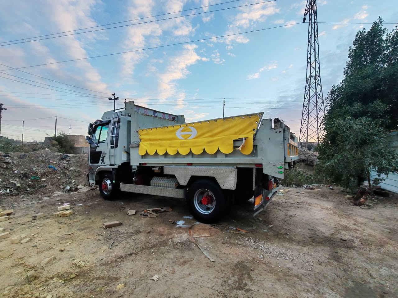 سلام عليكم هينو قلاب للبيع بسمي رقم بصره كير ومكينه وشاصي كفاله عامه السياره جديده بمعنه الكلمه دواخل كارتون تخم تاير السياره دخول جديد*********** المكان ديوانية
