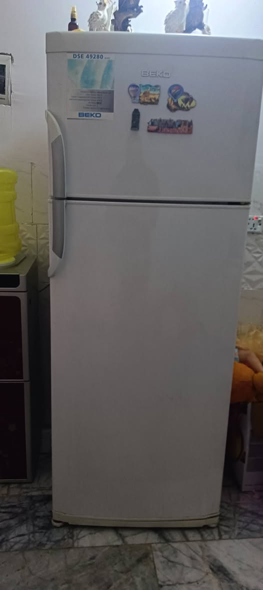 اغراض بيت جدا نظيفه للبيع لغرض السفر 
- ثلاجة ماركة بيكو تركي كبيره /  250 الف
-غسالة LG اوتماتيك 12 نظام غسيل / 230 الف
-طباخ وفرن 5 عيون  تركي / 220 الف
-براد ماء كبير   / 60 الف
- كاونتر متر ونص 3 قطع / 155 الف 
- قنينة غاز مليانه / 70 الف 
-صوبة كهربائية / 35 الف 

العنوان حي العدل  / ***********
