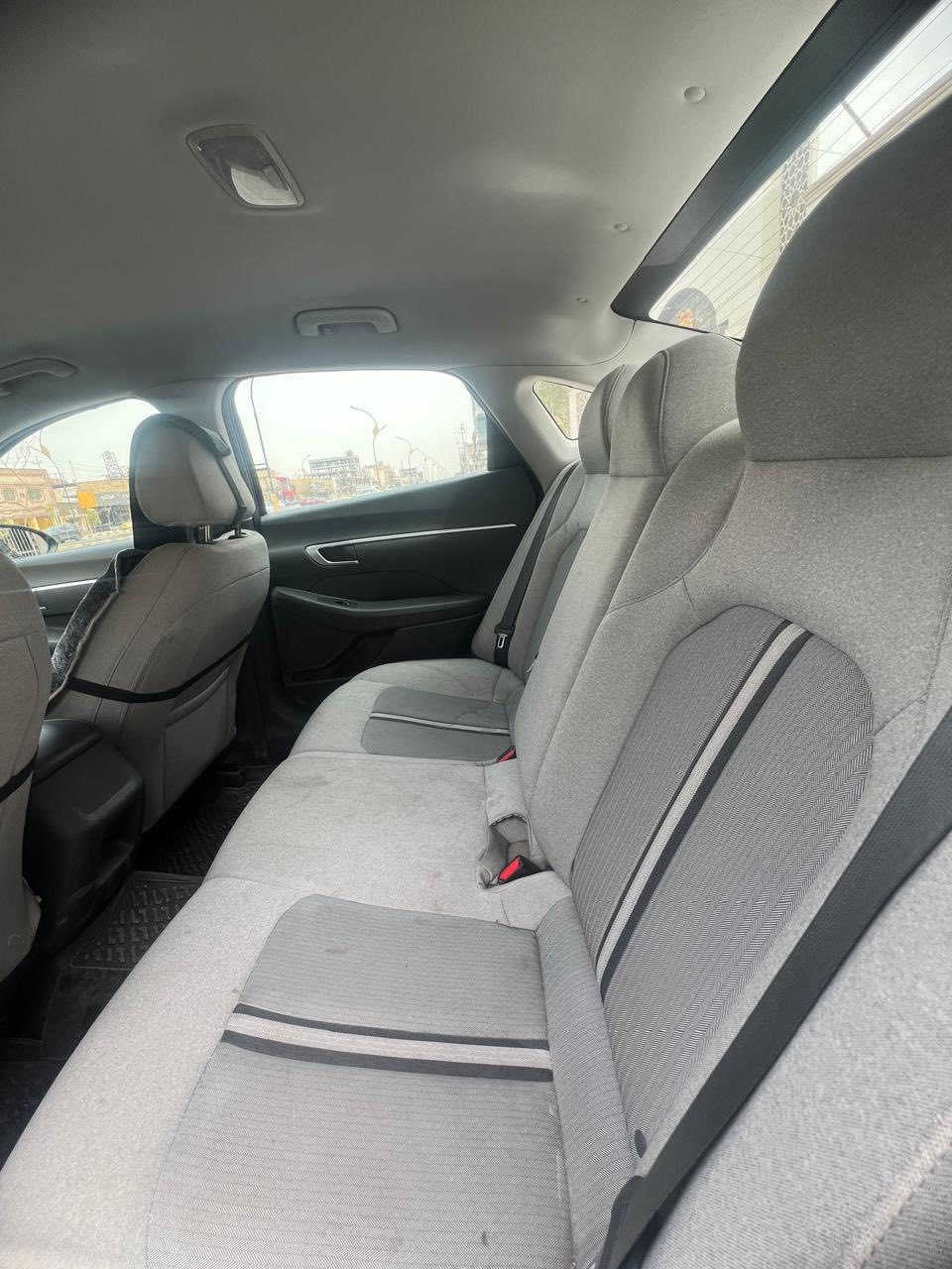 سوناتا 2020 امريكي شكل جديد
المحرك 2500 GDI
فول الفول ماعدا الفتحة
بيها فقط بابين
ماشية 49 الف ميل

تشغيل عن بعد وبصمة
وباقي مواصفات الفول تعرفوها

كير محرك تبريد على وضع الشركة
شرط شرط السيارة ربع ماعايزه

***********

السعر 163$
