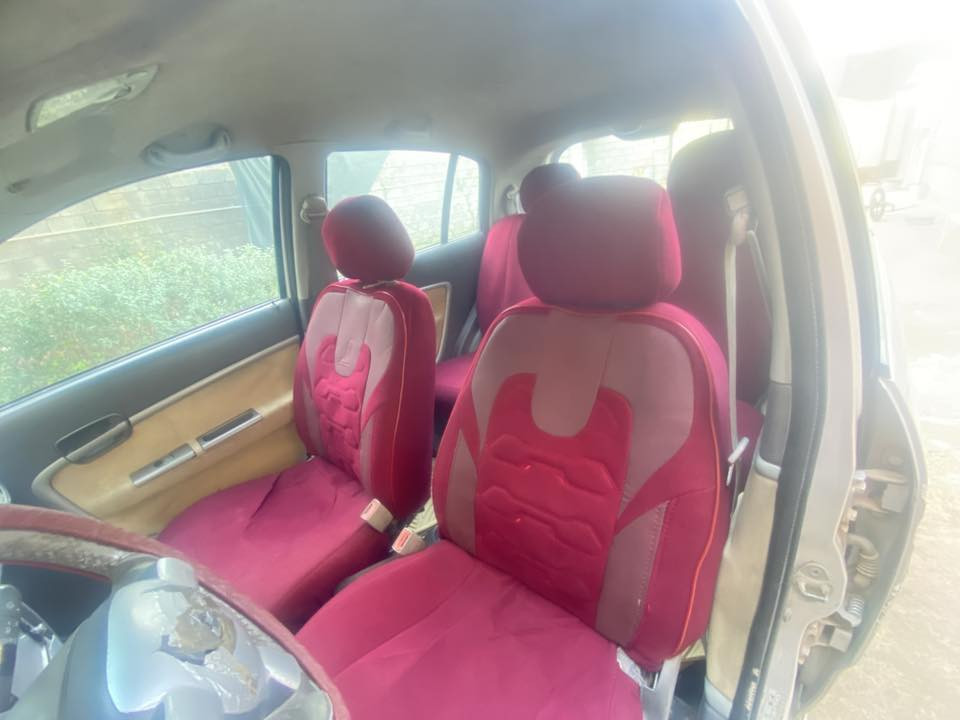 السلام عليكم
سيارة شيري A1 
موديل 2013 
كير ومكينة كورلا 1400 انسى العطلات رقم انكليزي  بأسمي مشروع وطني وين ميعجبك تحول سيارة استخدام قليل نقوصاتها صدر تعبان بور مال ستيرن ينقص الصوندة يرادلها تبديل باقي السيارة كدام عينك زوج تايرات جدد سيارة جاهزة السعر 28 وبيها مجال  العنوان ديالى / بعقوبة شراي اتصل على الرقم ***********
