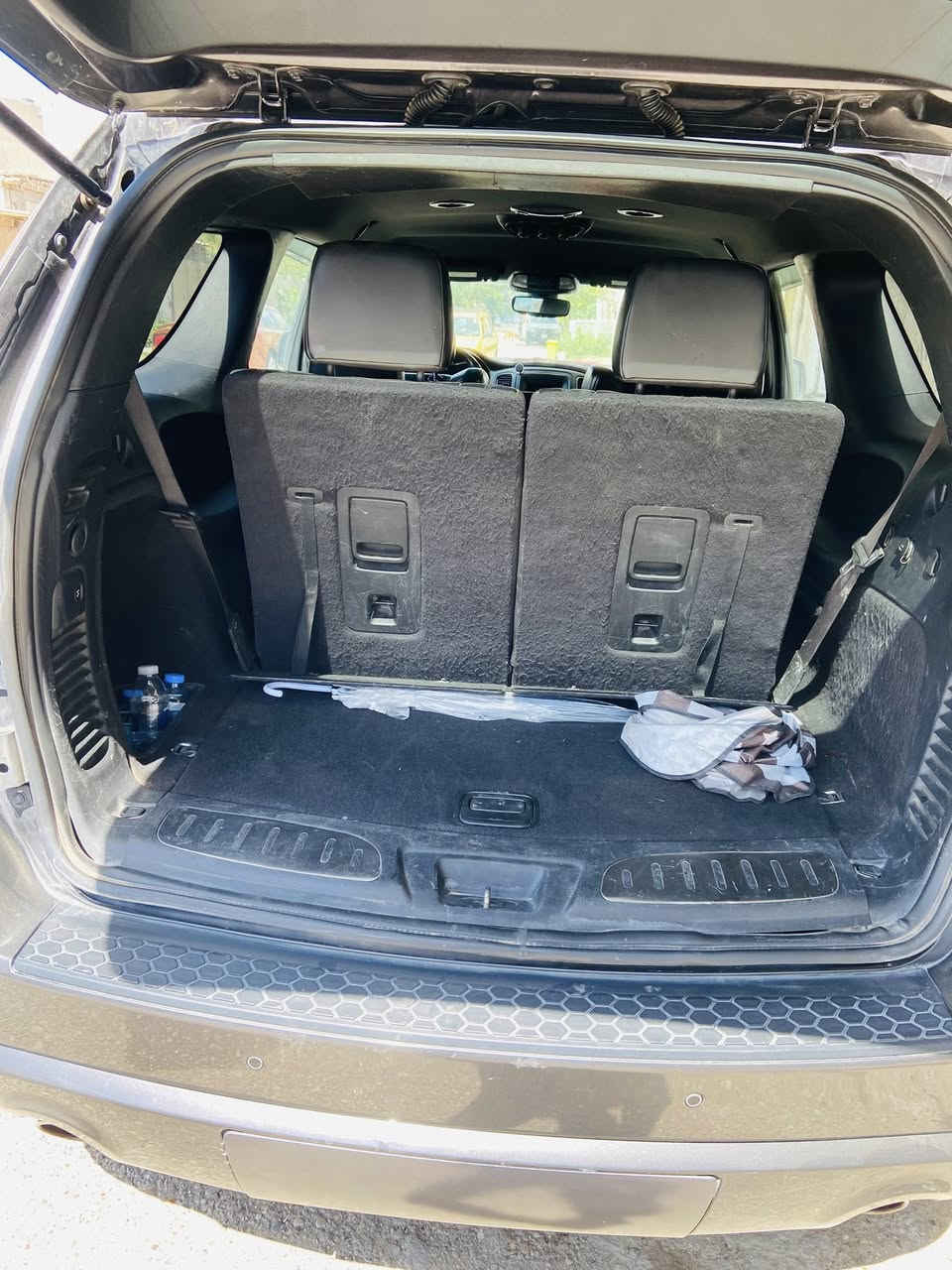 دوج دورانكو 2020 رقم دهوك ب اسمي
(  السعر 210 )
بأسمي الهزه  جديده سويته 
الحادث  جاملغ وبنيد فقط 
المواصفات 
بنيد srt بلادي 
6 سلندر 3600
7 راكب
تشغيل عن بعد 
كشنات مطخم جلد وشامو 
3 قطع تبريد 
تدفئه كشنات
شفتات 
3 انظمة سياقة
اطفاء ذاتي 
توقف ذاتي
ويل كب 20
كامرا خلفيه دواره
مري قلاب
كشنات كهرباء
استيرن كهرباء
تدفئه استيرن
خزن ميموري 
جنطه كهرباء

***********
