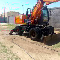 للبيع حفاره هيتاش زت موديل2005  جب ٣قطع للاستفسار 07807849420