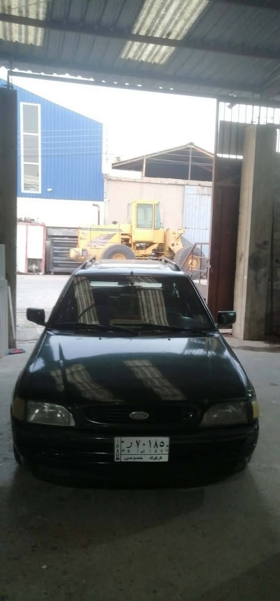 سلام علیکم فورد ایسکورد مودیل 1995 2قطعة ب سبوغ 
بدون ضربة كلش جدید و دواخل نضیف و كیر و محرك جدید بدلنا و كلها عل بیلاد كهربایات مضبوط و شاشة و تایرات جدید و سلاید بس مكسور یعنی عاتل كوشنات تغلیف جدید *********** سعر 19 و بی مجال 
مکانها اربیل
