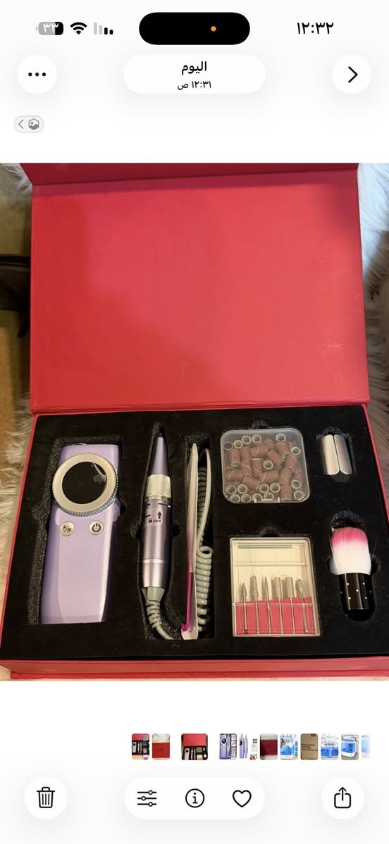 مبرد أظافر كهربائيHipsignal يُستخدم للعناية بالأظافر والباديكير. 
إليك أبرز مواصفاته ومميزاته:
الوظائف: يُستخدم لبرد، تشكيل، صقل الأظافر، وإزالة طلاء الجل أو الأظافر الأكريليك. 
الملحقات: يأتي مع مجموعة متنوعة من رؤوس الحفر (Bits) بأشكال وأحجام مختلفة، بالإضافة إلى أسطوانات صنفرة. 
التحكم: يتميز بإمكانية التحكم في اتجاه الدوران (أمامي/خلفي) والسرعة لتناسب اليد اليمنى أو اليسرى. 
التصميم: جهاز محمول، عادة ما يكون مزوداً ببطارية قابلة لإعادة الشحن للاستخدام اللاسلكي.


**إذا كنت صاحب هذا الإعلان وتريد حذفه لأي سبب، رجاءا أرسل رسالة إلى الدعم الفني**