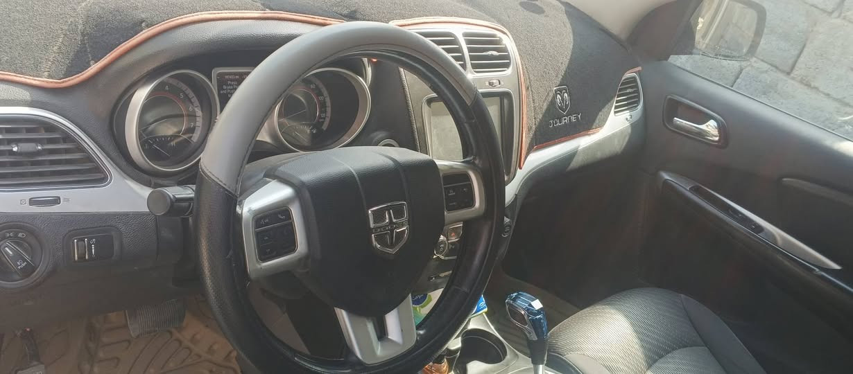 السلام عليكم ، دوج جورني Sxt 2013 ، سيارة بيها خمس قطع موضح بالسونار لا شاصي ولا تكم ولا قمارة عدا الچاملغ الخلفي مگصوص بس الكفر الخارجي بدون دواخل ، مكينة ستة سلندر بيها بداية لاستيك ولف بدن قطرة تبخير مكينة نشطة والحمد لله ، گير بي نمرتين عاطلات ابيع ،،گير گايم ،، تبريد قطعة وحدة شغال نقص غاز فقط شرط ،، خمسة راكب سيارة مال جناي والله احلى من الصور رقم بغداد سنوية لل٢٠٢٧ ، السعر مناسب ٧٥ وبيها مجال حگ الجية ، العنوان السماوة


**إذا كنت صاحب هذا الإعلان وتريد حذفه لأي سبب، رجاءا أرسل رسالة إلى الدعم الفني**