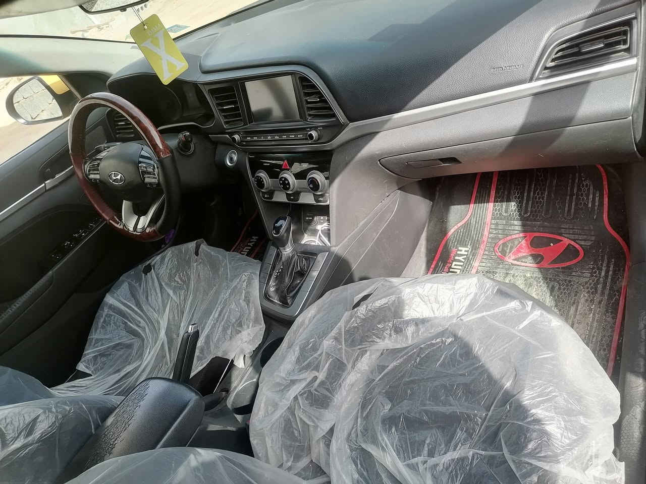 النترا
موديل 2020
سياره فول موصفات فول
مكينه جديده كير ايتي منضومه غاز
مكان كربلاء السعرر ١٢٥
***********
