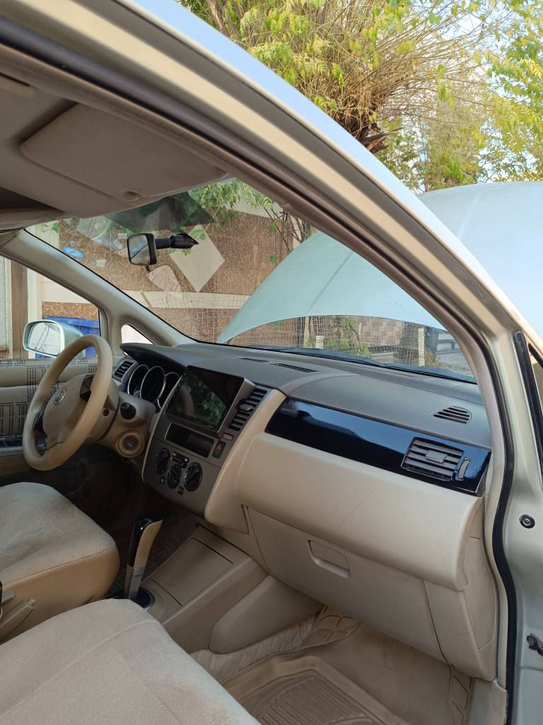 نیسان تیدا 
مۆدێل 2007 
گێڕ تۆماتیک 
چوارجام کارەبای
ئاوێنە کارەبای
شاشە ئایپاد و کامێرا 
تەبرید لەسەر سویج 
عام کراوە بۆجوانی 
جەمپێکی خەفیفی پشتەوەی هەیە
سەنەی تا 2029  ،هەزەی نوێیە
بەناوی خۆمە تەحویل و وەکالە بەشەرت
نرخی 78وەرەقە و مەجال 
ژمارە مۆبایل : *********** أربيل, العراق
