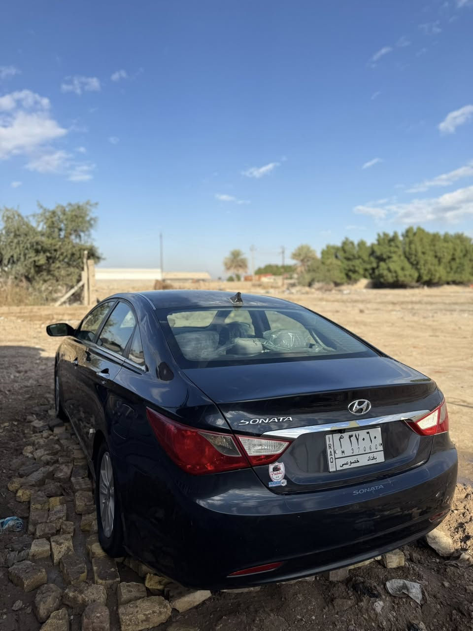 سلام عليكم سوناتا موديل 2013 مابيها اي نقص بس تخم تاير يرادلها حادثها جاملغ خلفي وباب موضح بل سونار سياره بيها شويه جراد بل قماره لون كحلي سياره حلوه خير من الله مكينة 2400سياره بدون ايرباك وبدون شواصي والغد مكاني حله على طريق النجف مقابل مطعم ثابت  سعر ب 105 بيها مجال بسيط  ***********￼
