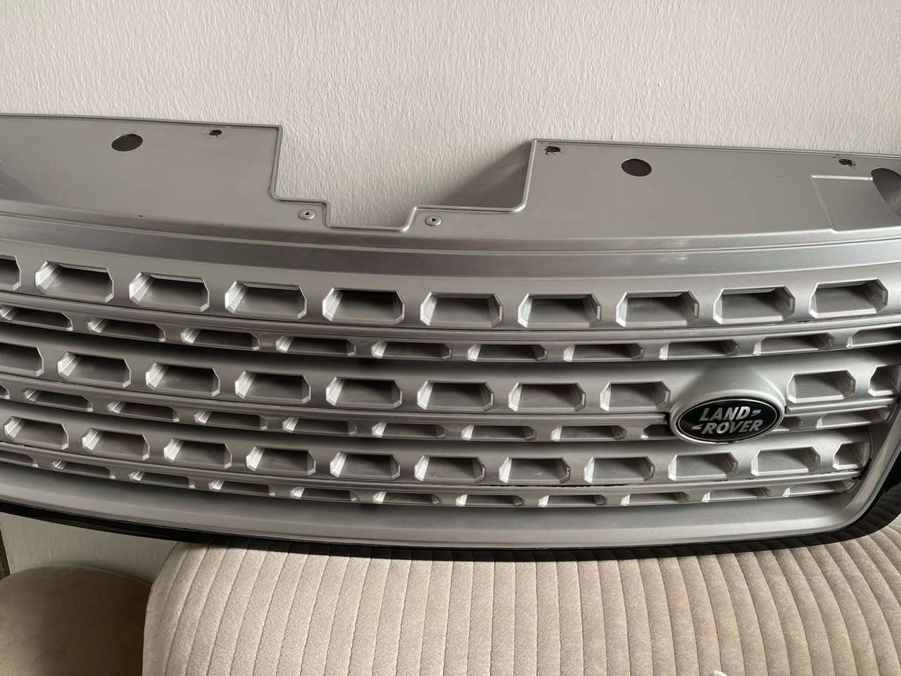 شباك رانج روفر 2013 /2014  نظيف كلش لبيع اي استفسار 
***********
