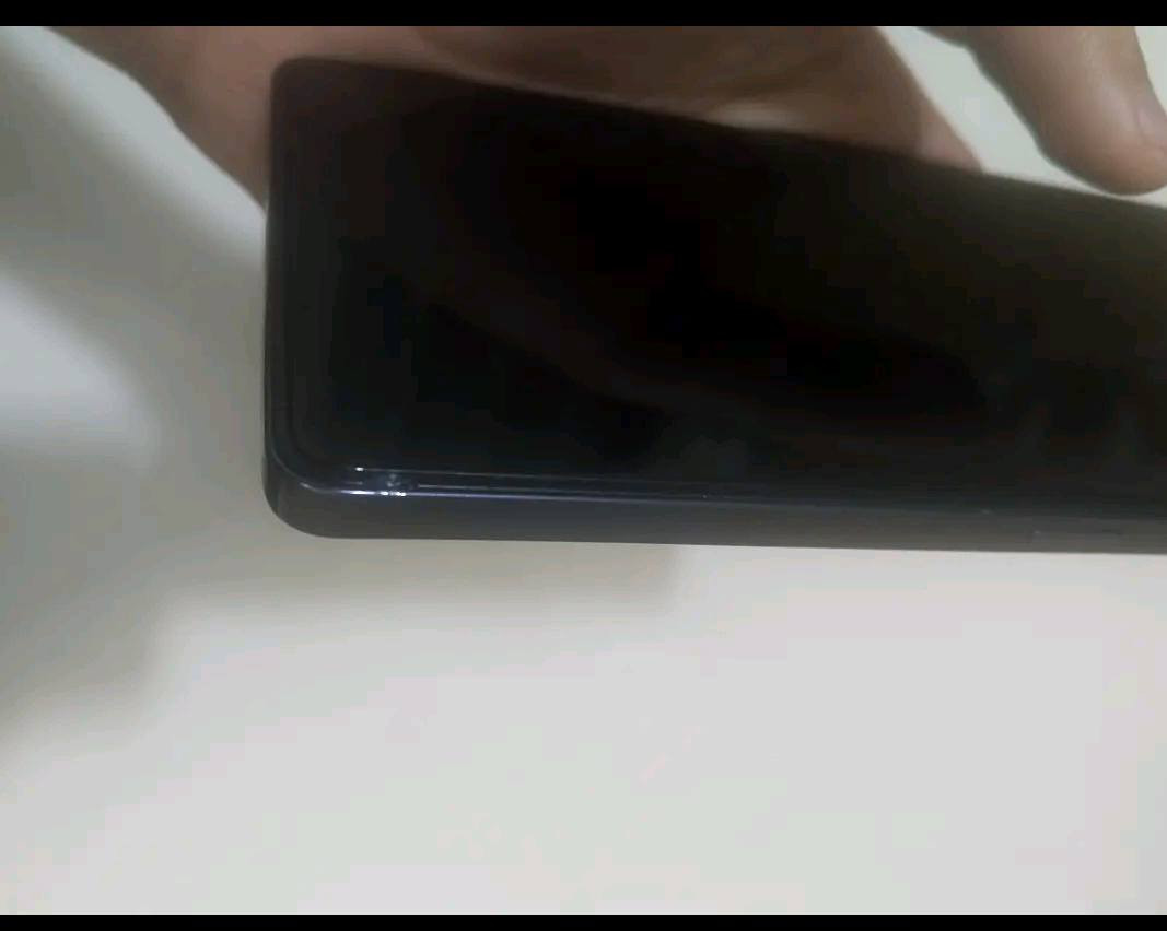 السلام عليكم شباب، للبيع تكنو بوفا 6 برو (Tecno Pova 6 Pro 5G)  جهاز مال العاب المعالج: Dimensity 6080 الفريمات: يدعم 60 فريم ثابتة ومستقرة في ببجي ويدعم جيرسكوب حقيقي (Hardware) سريع جداً والبطارية: 6000 مللي أمبير والشحن: يدعم الشحن السريع  75 واط والذاكرة: 256 جيجابايت مع الرام 12+12 جيجابايت ملاحظة: الجهاز بي كسر خفيف جداً وموضح بالصورة في زاوية الشاشة الخارجية (الباير الخارجي فقط) والشاشة واللمس شغالة 100% وما بيها أي خلل أو بقع  ومبدل آيسي الجهاز للبيع بدون ملحقاتة السعر: 190 الف دينار عراقي وبي مجال


**إذا كنت صاحب هذا الإعلان وتريد حذفه لأي سبب، رجاءا أرسل رسالة إلى الدعم الفني**