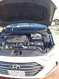 النترالمتد 2017 للبيع   لون فيلي  مواصفات فول عده الفتحه رادار رقم بغد...