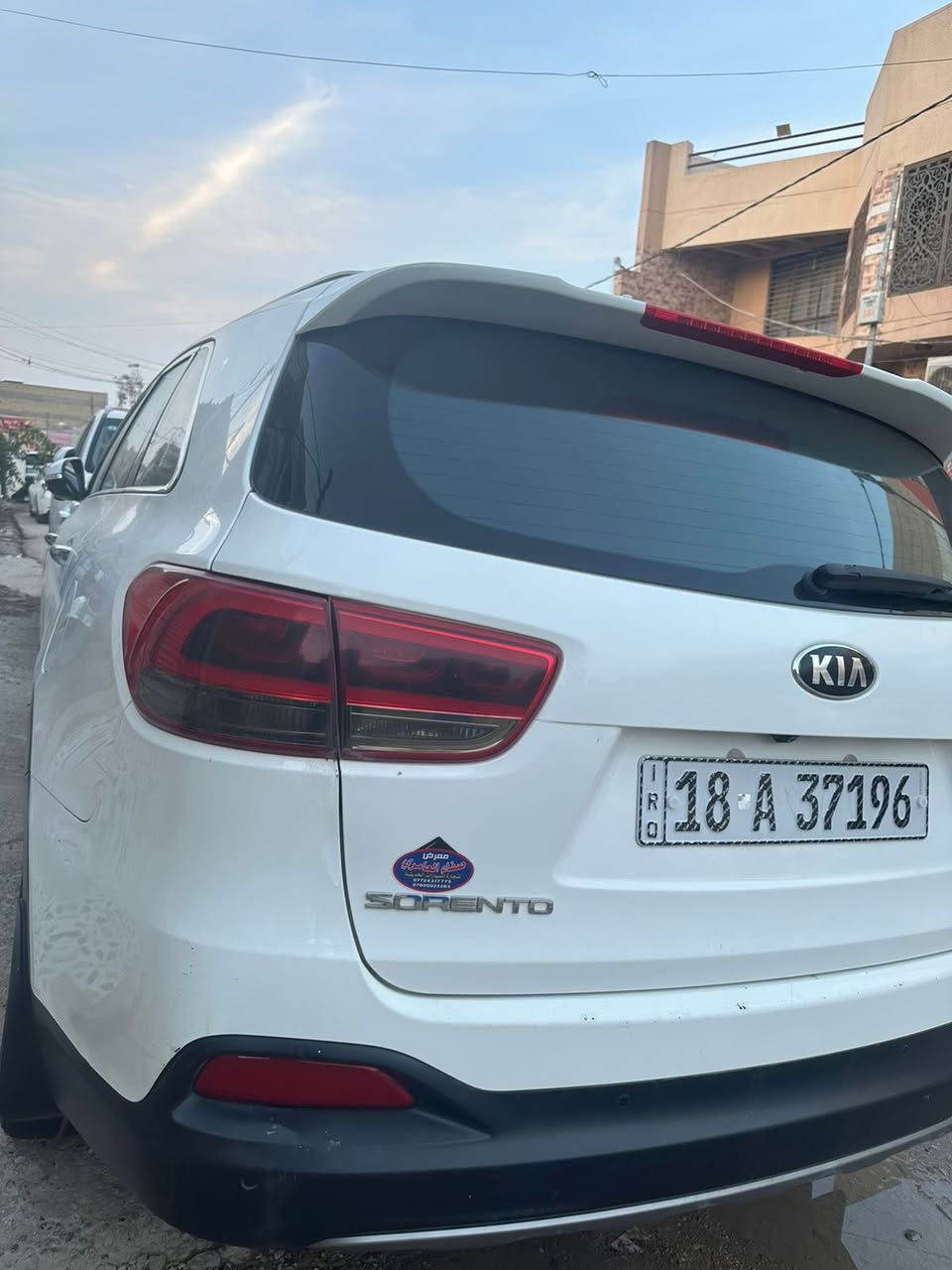 سورنتو 2018خليجي مكفولة من الصبغ والتبديل والبارد ومحرك مع تخم تاير  فول مواصفات عدا البنوراما السيارة نظيفة جدا السعر 230 واتساب ***********
