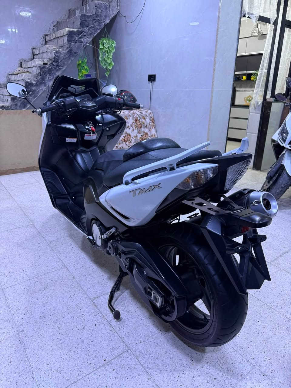 بسم الله ما شاء الله 
TMAX 530 2014 ABS
كفالة عامة شرط الفحص
المسافة المقطوعة 39km
سويجات ٣ نسخ
بدون مراوس وبدون رقم فقط عقد المعرض
العنوان مدينة الصدر شارع الفلاح قطاع 12
السعر 54 ورقة
الراغب بالشراء هـ***********
