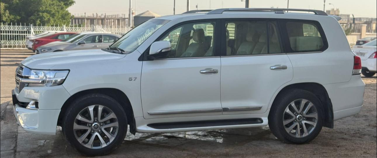 لاندگروز 2018 VXS
مكفولة رقم بغداد بأسمي
مكانها في البصرة
‭0770 716 6641‬
السعر 560 $$
