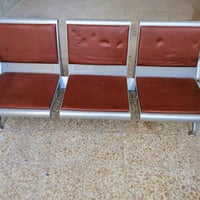 كراسي ٣ مقاعد • حديد • خدوش