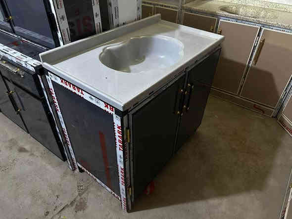 كاونتر متر ونص مع سنك متر مرمر تزكام درجه اولى بليت ثقيل ومقطع اصلي ونرماده حفر ونقش cnc وجوكر مخفي السعر 390 العنوان ناصريه شارع الاخلاص قرب مجمع ابي تراب *********** ناصرية
