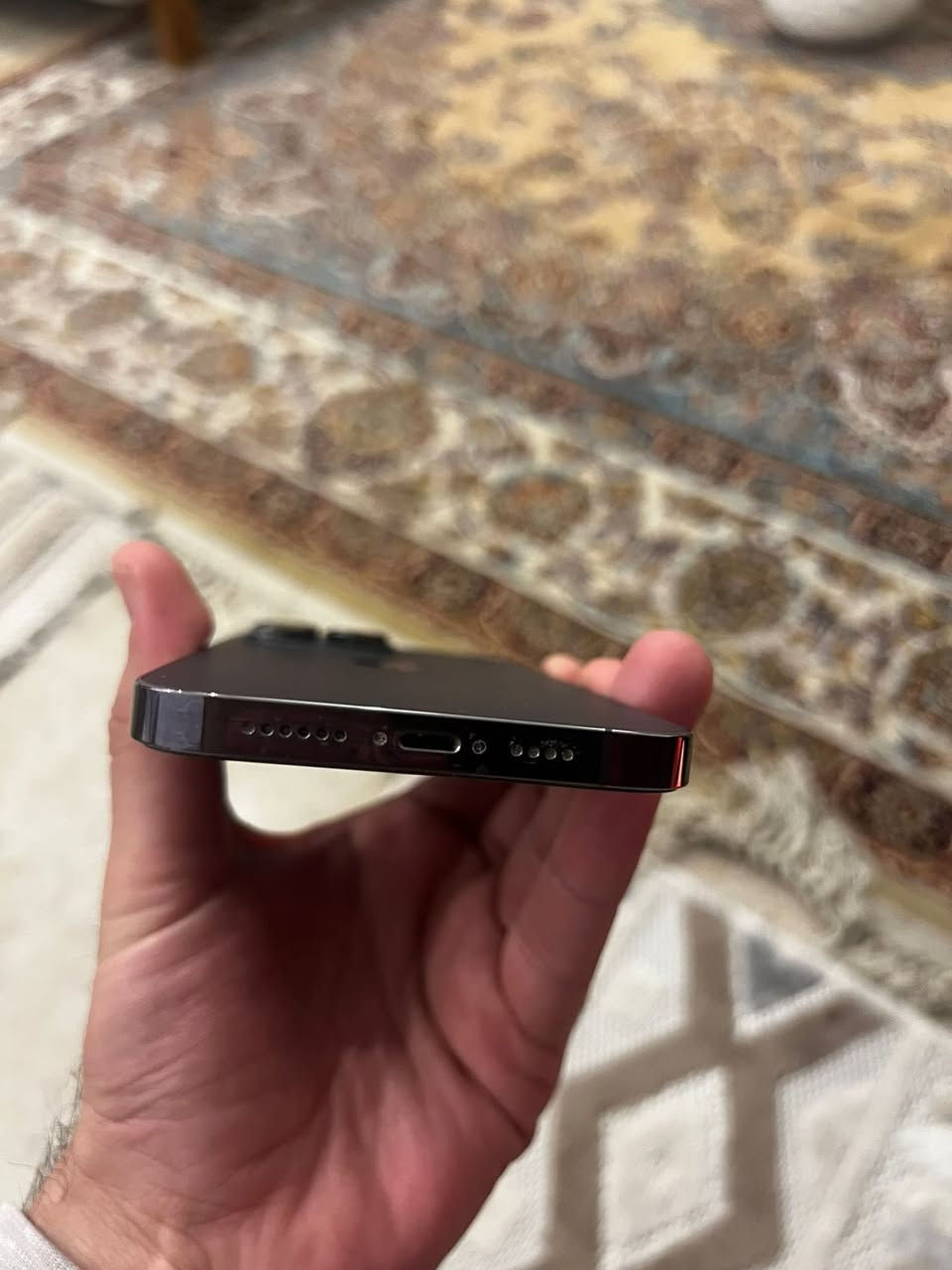 ايفون 14 بروماكس للبيع 
ذاكرة 256
الجهاز نظيف جدآ بدون اي شخط ولا تصليح
كامل مع ملحقاتة 
نسبة البطارية 81 
دبل سيم كارد
السعر 800
غير متواجد على الفيس 
***********
