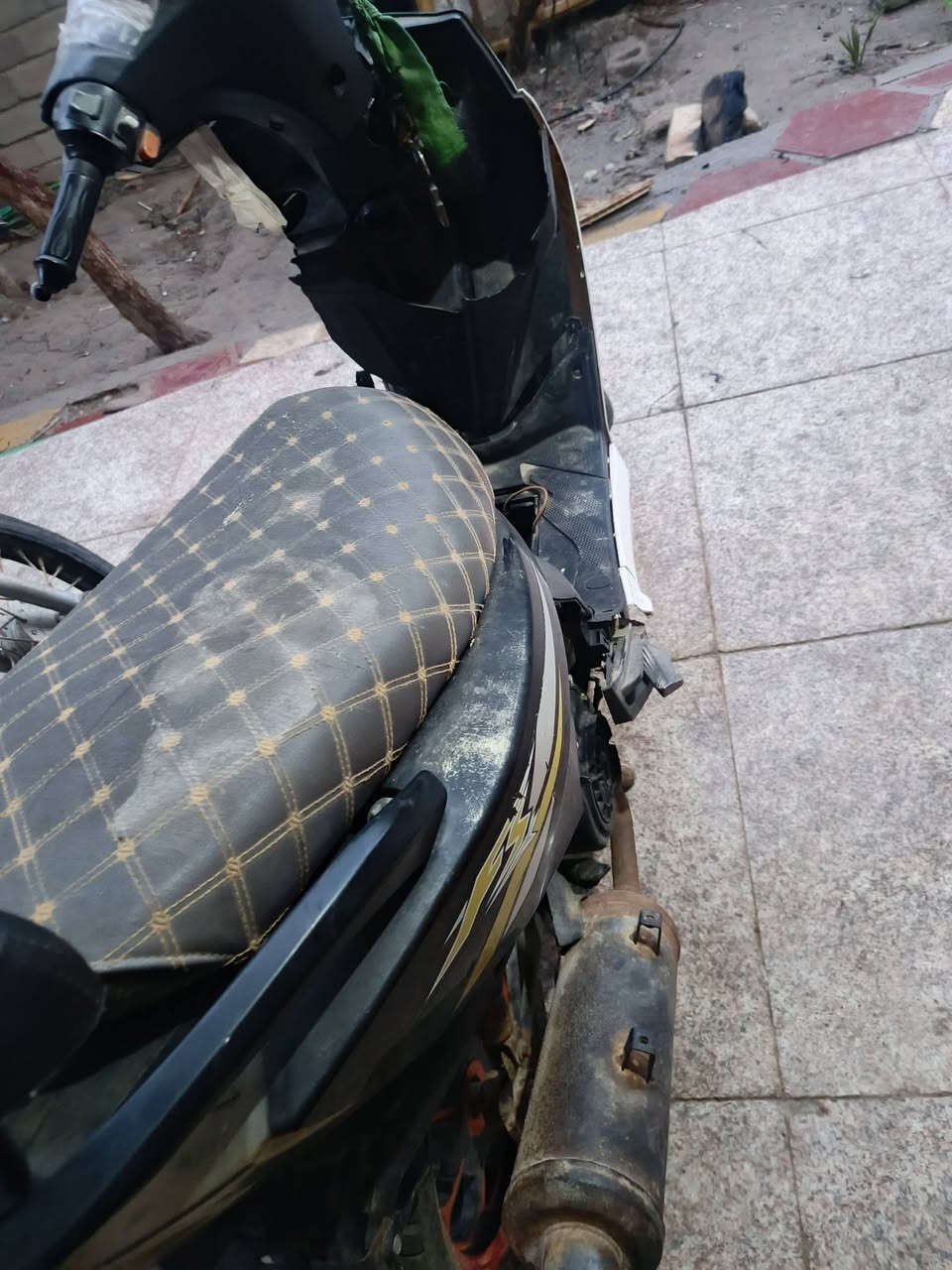 إخوان الدراجه عاطله حاليا بصره قضاء المدينة السعر ٦٠ الف الاتصال على الرقم ***********
