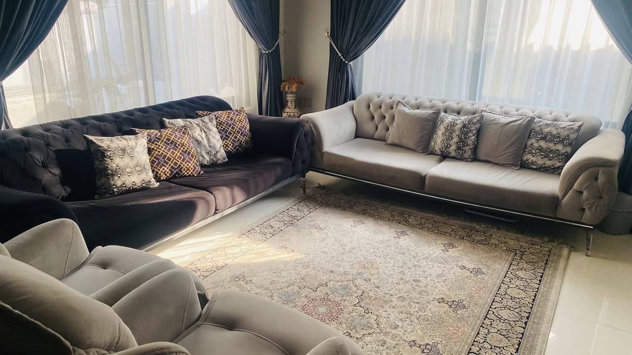 السلام عليكم تخم مودرن للبيع موضح بالصور نظيف جدا لونين مريح جدا الشرح بالفيديو السعر 850 الف قضاء الصويرة حي العسكري
سبب البيع المكان والتخم جبير 
للاتصال ***********
