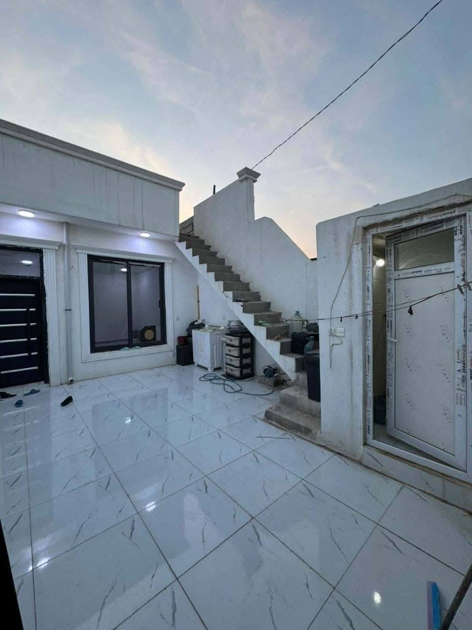 🏡 دار بلدية للبيع
🔹 المساحة: 110 متر طول
🔸تفاصيل الدار (حوش_استقبال_هول+مطبخ_ غرفة نوم)
🔸 المواصفات:
سقف ثانوي سيراميك خدمات كاملة 
موقع هادئ ومناسب للسكن قريب على المدارس
📍 الموقع: 16 آب، مقابيل مجمع لؤلؤة 
السعر 32وبيه مجال للاستفسار اكثر مراسله الصفحة او واتساب ***********
#دار_للبيع #عقارات_العراق  #فرصة_ذهبية #استثمار_عقاري #بيت_للبيع #عقارات #بيع_وشراء #العراق #فرص
