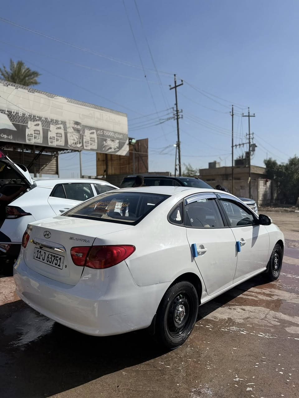 لسلام عليكم…
للبيع
هونداي النترا 2011 خليجي لون ابيض (ثلجي)رقم  بغداد دولي سنوية جديدة بأسمناا…سياره خير من الله حيل حلوه واحلى من الصور…مواصفات نص فول 
محرك2000 شرط 
كير اوتو 
4 جام كهرباء 
بلاجكتور شركة 
يدات بيض
قفل كير 
اريل وباقي المواصفات معروفة..
السيارة وكالة شركة الكاصد 
كير محرك صدر طخم تاير جدد جاهزة مجهزة بدون كل نقص…
سياره بيها تبديل قبق جنطة و جاملغات بارد بدون صبغ شوية بدون دواخل والباقي كفالة…
السعر 120
مكاني 
للاستفسار ***********
