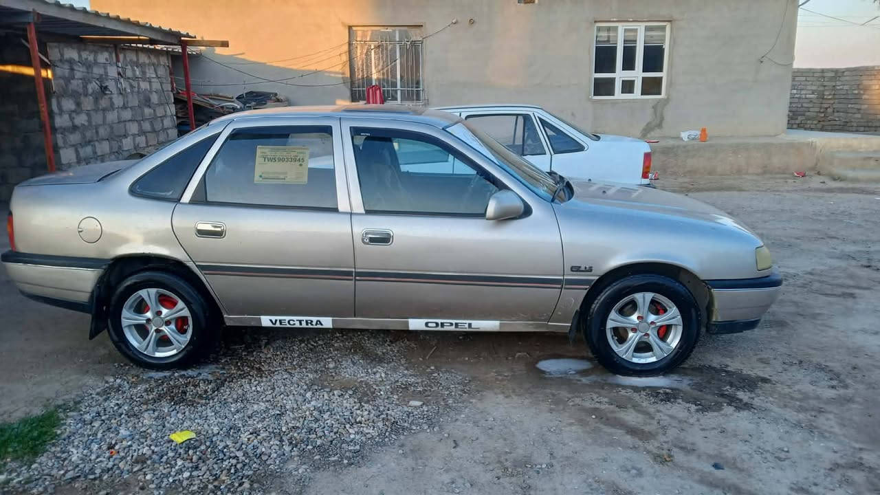 السلام عليكم اوبل فكتره حجم 16محرك استره قبق اسود بي بداية صرف سنويه 2030بسمي كابون  بانزين  وايرمنيه كلها شغالا دوشمه جديده حداديه من الدعاميه للدعاميه كلها جديده سويتها سعر 43وبيها مجال (***********)
