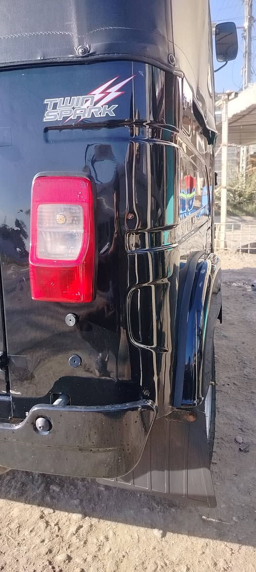 .السلام عليكم تكتك 24 رقم وسنويه كفاله عامه كشر ومكينه الموشراي لايخابر مكاني بغداد جسر ديالى رقم كربلاء مشروع وطني
***********
.
