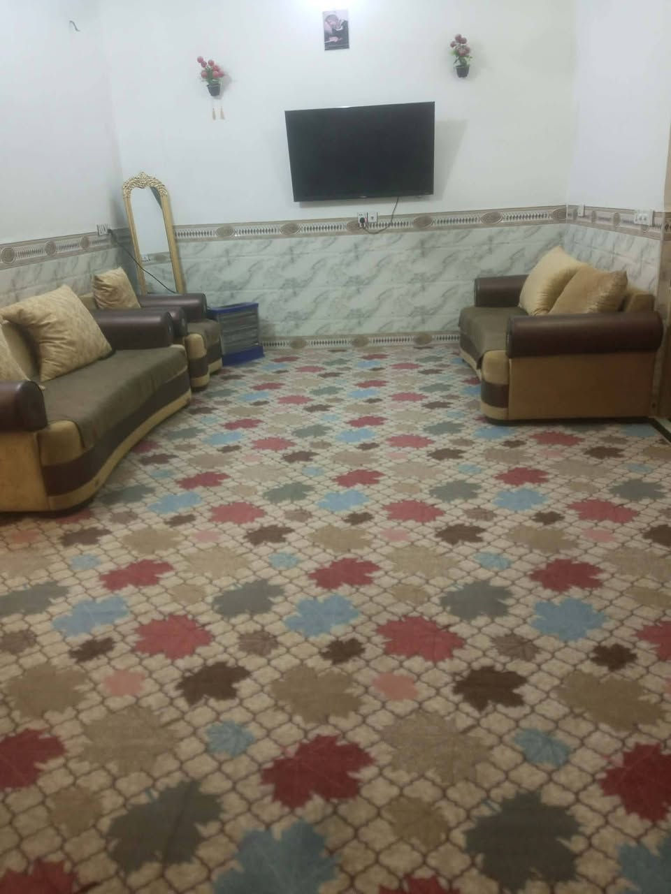 بيت  200 م للبيع بحاوي الامام العباس غرفتين وصاله ومطبخ وديوانيه *********** للاستفسار اكثر على هذا رقم متوفر وات ساب
