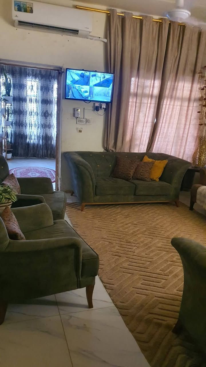 تخم تسكام بيع مستعجل قفل ٢٥٠ مع طبله وسطيه وثنين اصغار ***********
