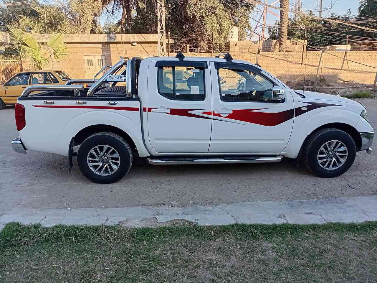 سلام عليكم من رخصة الادمن
نيفاره موديل ٢٠١٣ بدون صبغ بدون ضربه محرك بلادي ممفتوح كير اوتماتيك ابلاد ممفتوح سياره كلش جديده وعلى البلاد كولشي بلادي من كولشي حداديه صدر جديد تخم تايرات جديد قبل يومين شديتهن وسياره مناقصه اي شي تبريد مجمده سياره بأسمي رقم اربيل وسياره كامله وحلوه بس غراضها الي بيها بذاك الحساب 
عنوان بغداد 
رقم الهاتف ***********
