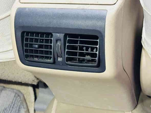 السلام عليكم كامري 2014
محرك 6 V سلندر

مواصفات xle

داخل لونين

بصمة

فتحة

كشنات جلد تدفئة

كشنين كهرباء

سيارة فول مواصفات

كيراوتو تبريد تدفئة

واردامريكي حادثها نص بنيد من فوك بدون دواخل فقط 

شخط بين باب السائق والجاملغ

ماشية147

سيارة الف مذب عليها

السيارة رقم اربيل بأسمي تريد تحويل او وكالة

الشراي يتصل***********
