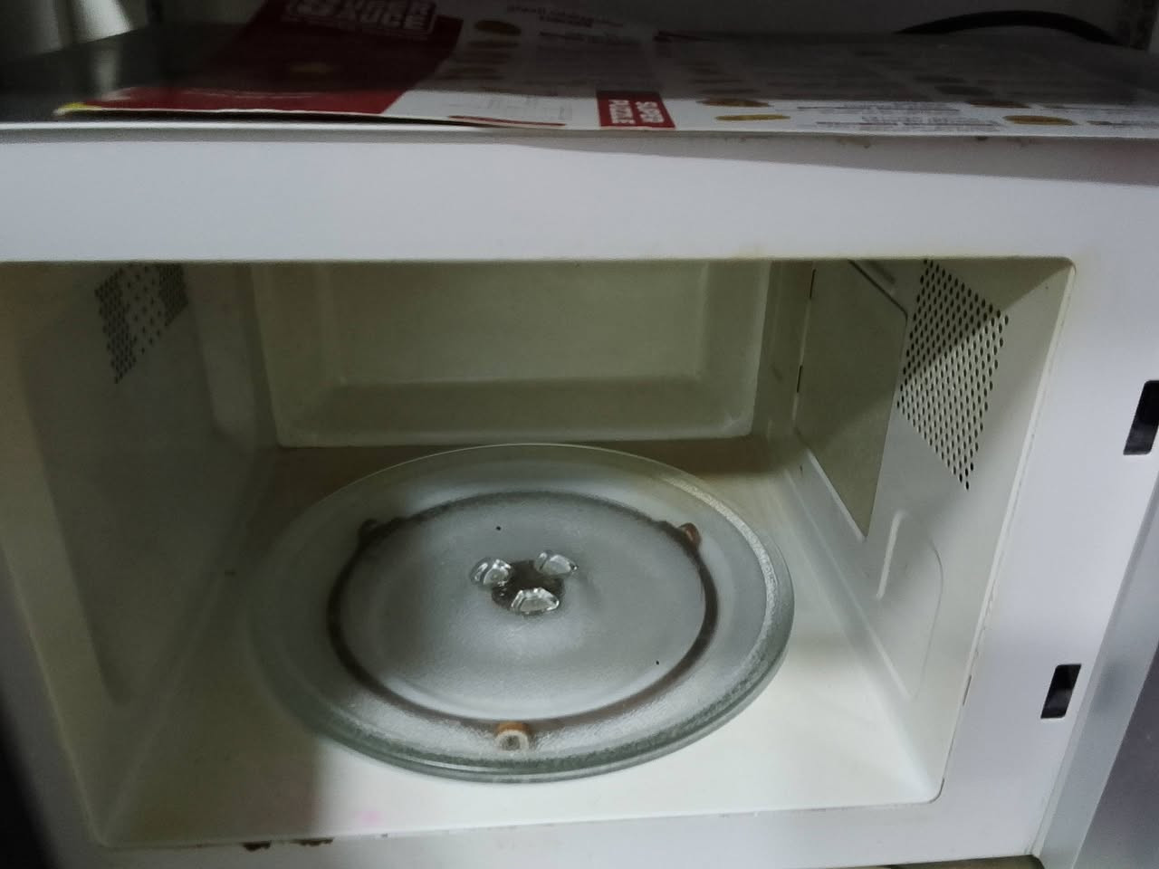 للبيع  1 في 2  اوفين ومايكرويف
مع الكرتونة


**إذا كنت صاحب هذا الإعلان وتريد حذفه لأي سبب، رجاءا أرسل رسالة إلى الدعم الفني**