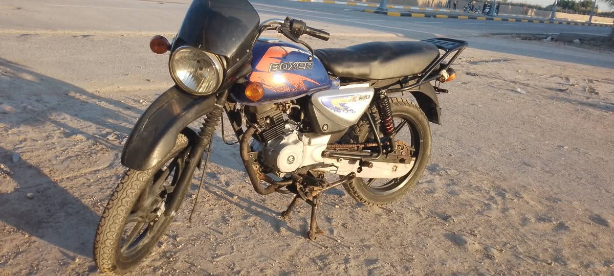 دراجة بوكسر اوراق اصولي موديل 20 نظيفة مكاني نعمانيه  الاستفسار اكثر خاص *********** 
ا
