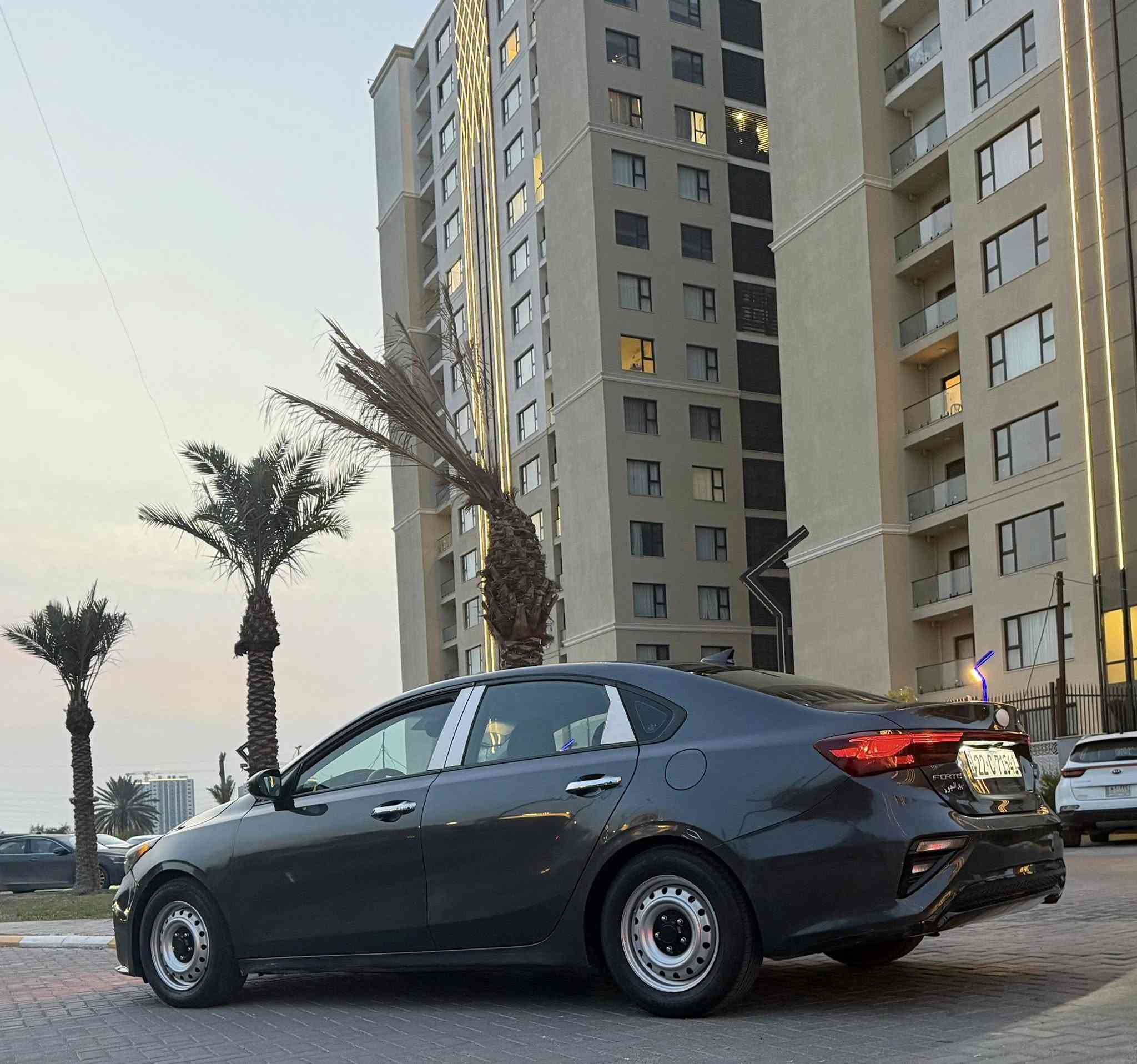 سلام عليكم فورتي للبيع  موديل 2020 سيارة حادثه جاملغ او بنيد صور الحادث موجودات سيارة جاهزه تحويل مكاني بغداد سعر 125 (***********)
