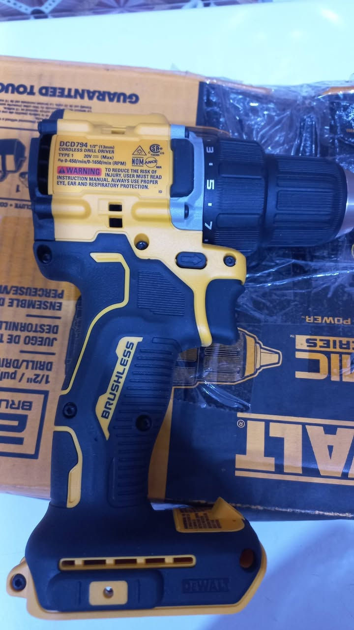 البيع على خاص او واتساب  ***********  توصيل  جميع محافظات
