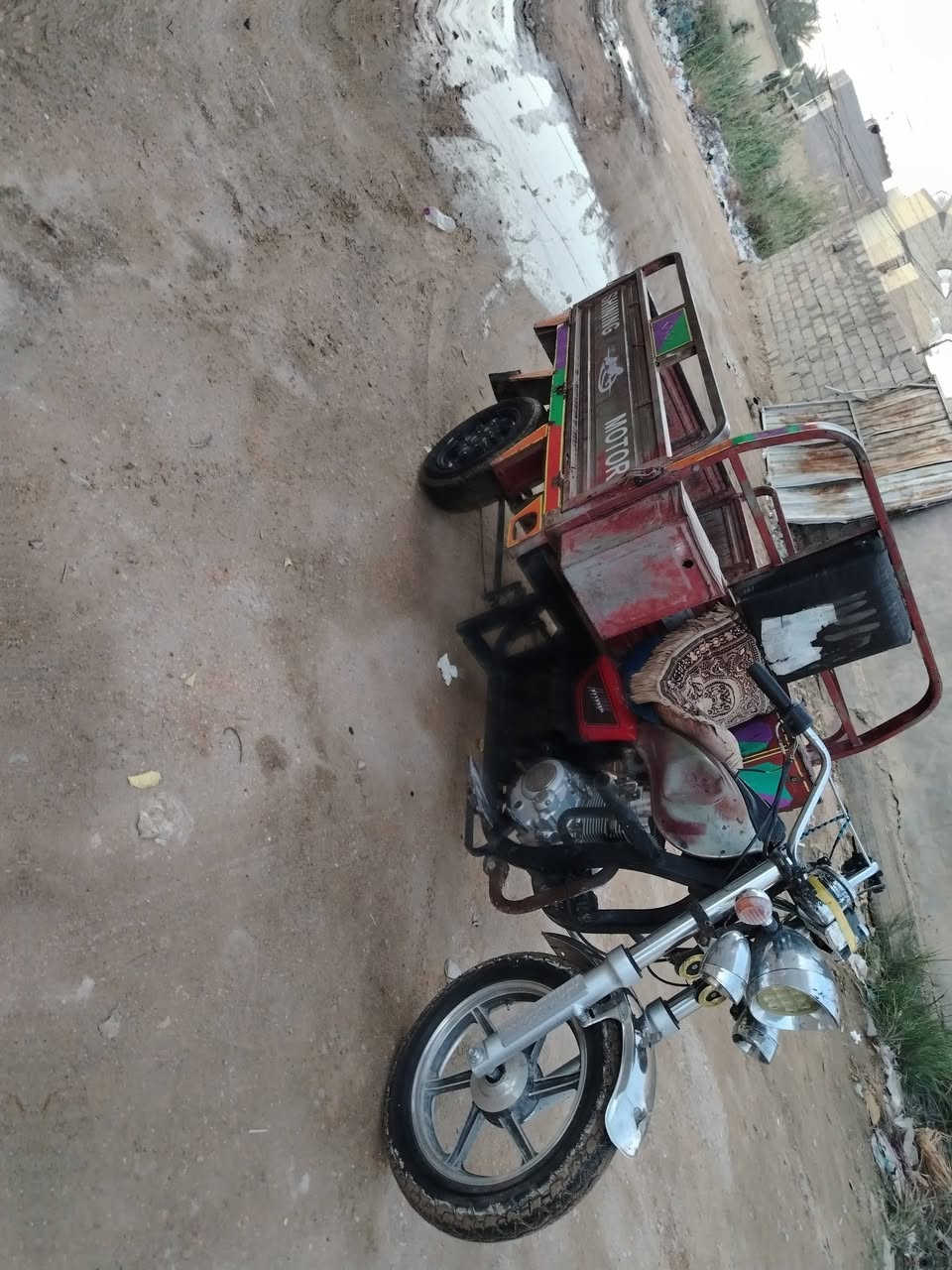 سلام عليكم ستوتا للبيع أوراق اصولي يم مكتب حسين مديل ١٦ مكينا دايون ٢٠ ركبتها وشصيها مكفولا بلديا للستوتا مكان كربلاء حي المامين هاذا رقمي وتصل عليا وبيك خير وتدلل *********** ال سعر مليون ١٠٠ وبيها مجال حك الجيه
