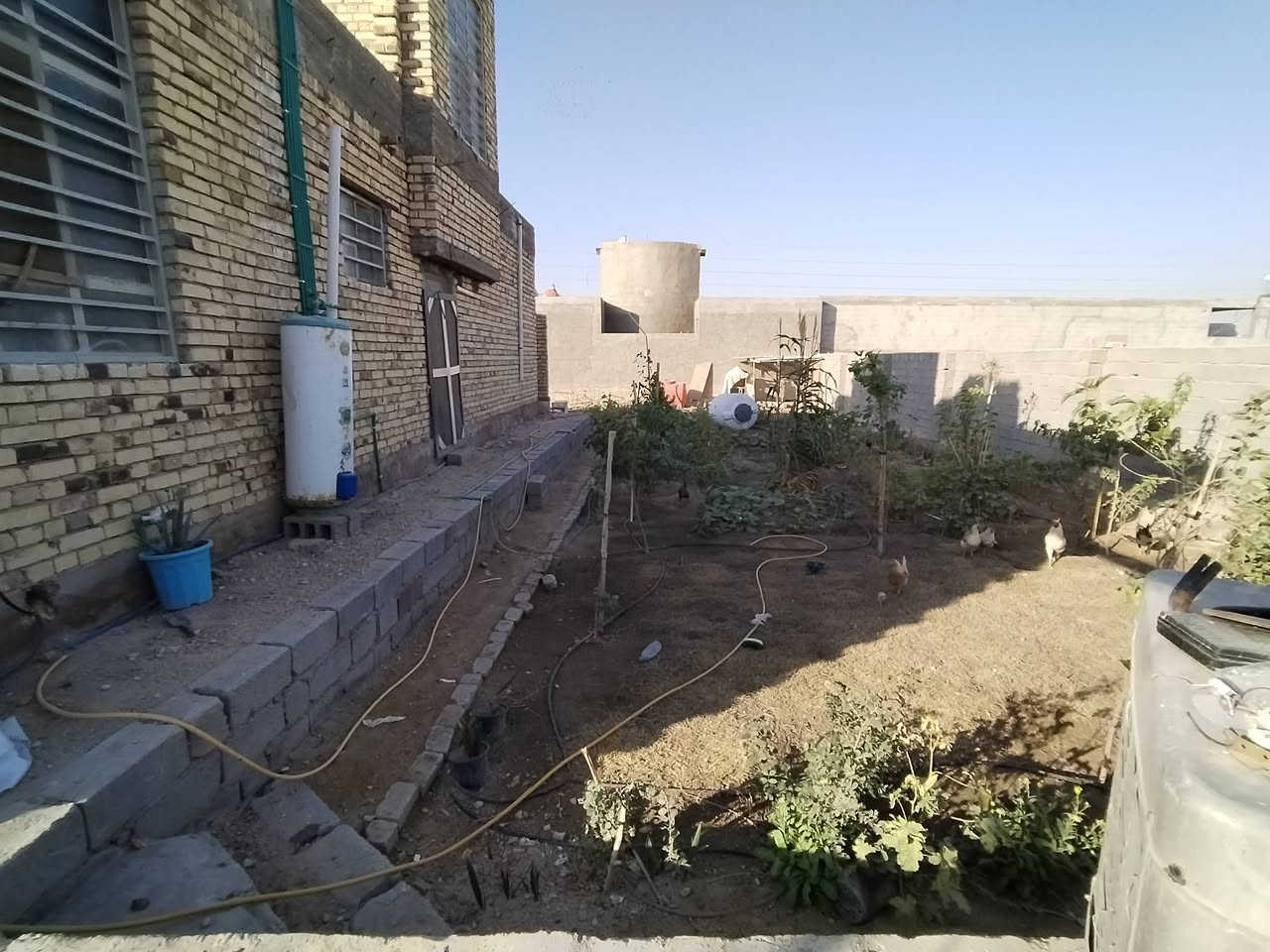 السلام عليكم بيت للبيع في النجف طريق يا حسين صاير بين عمود ١٣٠ وعمود ١٤٤ منطقه حلوه يمها اثنين مدارس وشوراع نضيفه
1.... مساحه البيت 400 متر ركن ع شارعين
2....مساحه البيت المبني ١٥٠ متر والباقي حديقه مرتبه
3....البيت ملبوخ وارضيه صب والسقف كونكريت شغل درجع أوله صحيات داخليه وخارجيه كامله سيراميك باقي تشطيبات تكملهن مساحه جبيره الحمدلله
4.... سبب البيع السفر
5.... سعر البيت مراسله صفحه او الاتصال وسعر زين
***********
