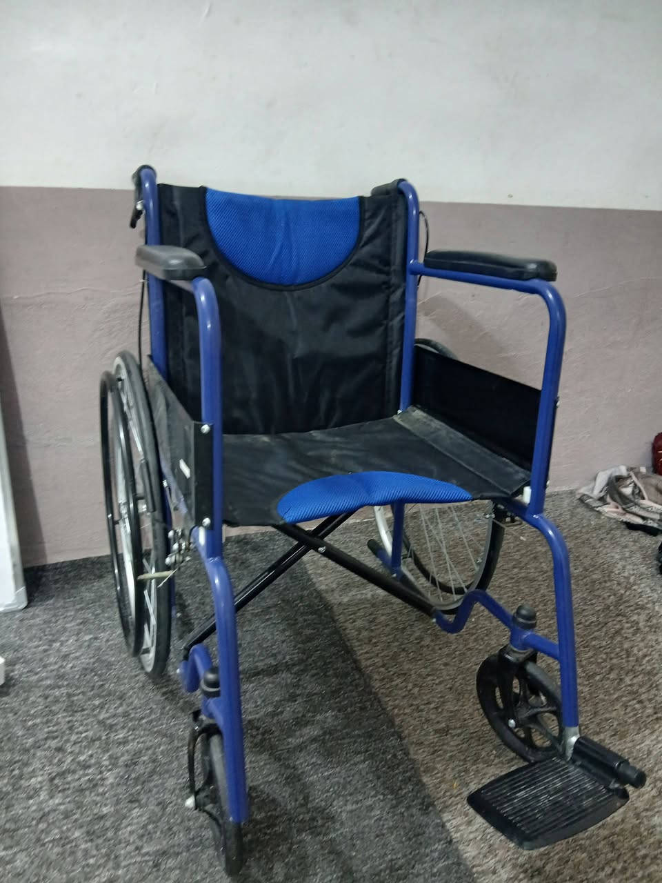 كرسي طبي متحرك شبه جديد (مستخدم 3 مرات فقط) 🔹 نظيف جداً وخفيف بالحركة 🔹 يحتاج تركيب رجل ثانية (قطعة متوفرة وسهلة)
💰 سعره الأصلي 105 ألف السعر: 60 ألف (قابل للتفاوض)
اللي مهتم يراسلني خاص 📩
مكاني حي العامل


**إذا كنت صاحب هذا الإعلان وتريد حذفه لأي سبب، رجاءا أرسل رسالة إلى الدعم الفني**