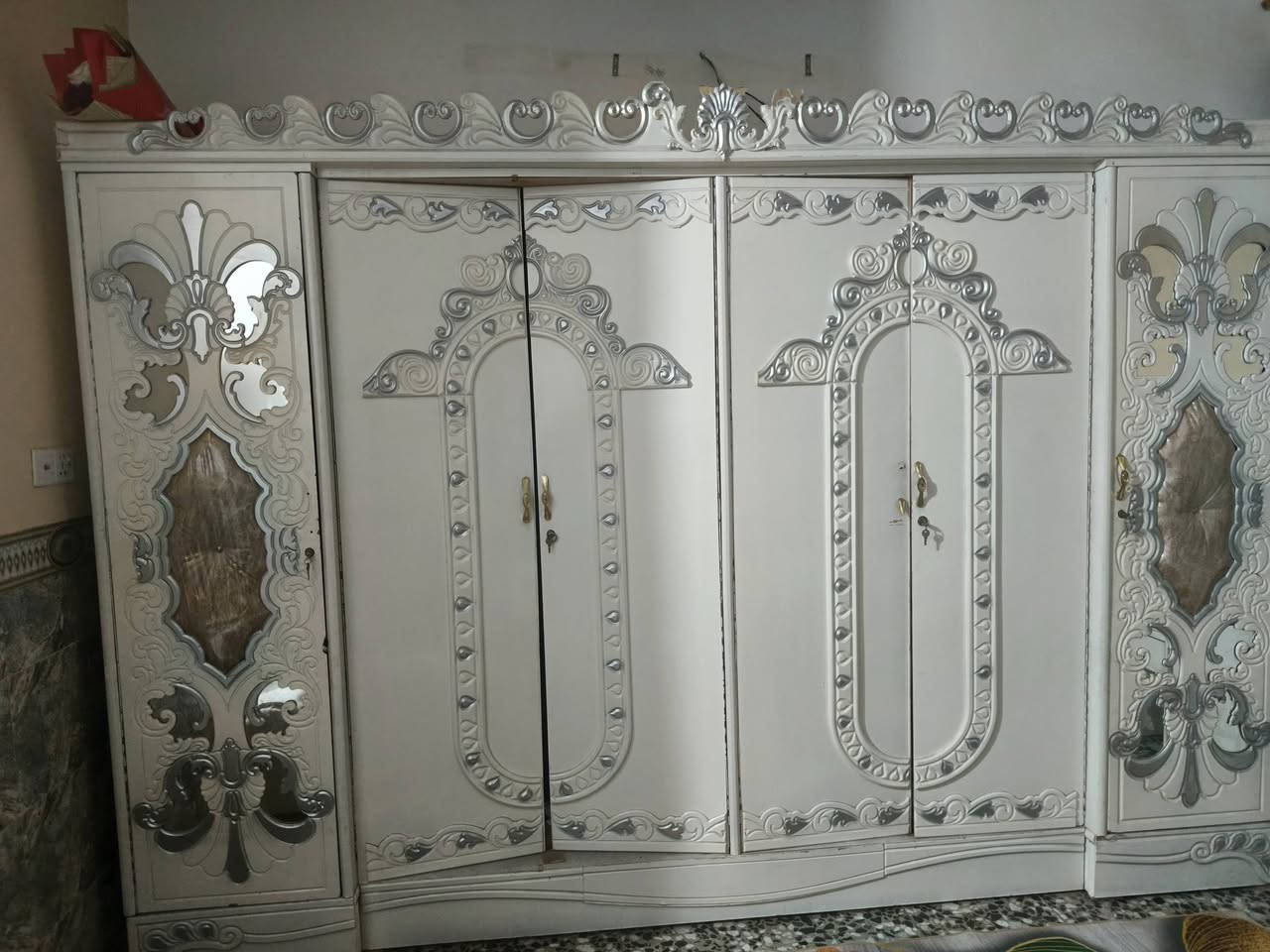 غرفه للبيع سعرها مناسب مكان جسر ديالى لكنتور نضافته فول ولباقي ميز  وكومدي يحتاجله يدات وميز مرايه يحتاجله مرايه ونقص كومدي فقط لباقي نضيق وزاويه نضيفه ومستعجلين يرادلهه نجار تفيده وشراي يتفضل خاص


**إذا كنت صاحب هذا الإعلان وتريد حذفه لأي سبب، رجاءا أرسل رسالة إلى الدعم الفني**