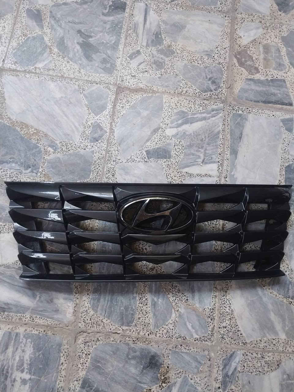 للبيع غراض هونداي توسان موديل ٢١ الى٢٤ المعروض فقط مكاني بغداد للإستفسار ***********
