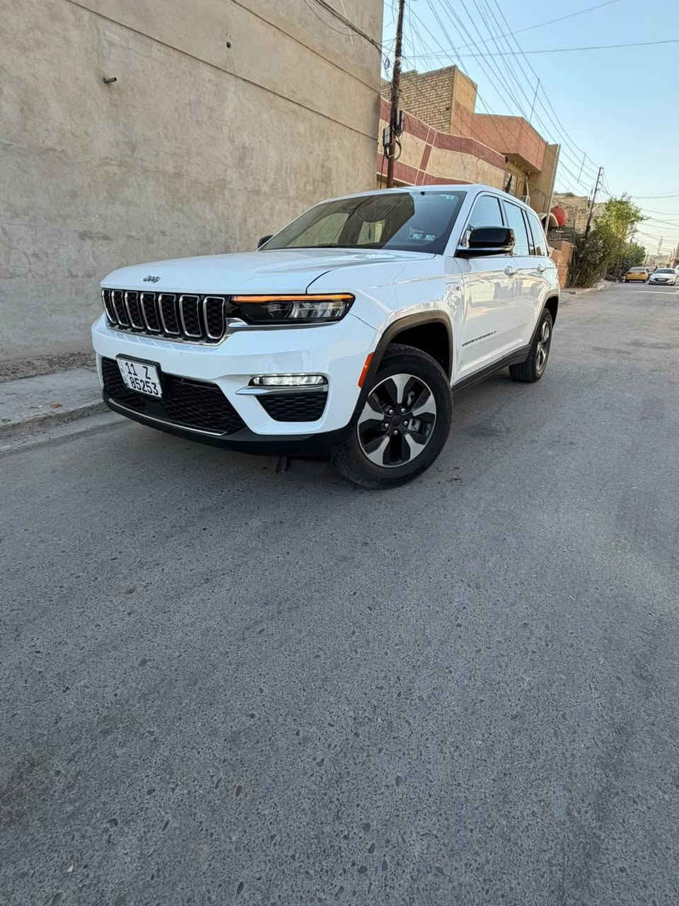 السلام عليكم جيب كراند شيروكي2023 4XE وارد امريكي
Jeep Grand Cherokee 4Xe 2023 2.0L

         حجم المكينه : 2000  تيربو + هايبرد + بلك ان 

المسافة المقطوعة : 32الف ميل

حادث السياره : بنيد و جاملغ يسار مبدلات نفس الون
                         

          حالة الايرباك : سليمه بدون ايرباك

#مواصفاتها

3 شاشات

1.بصمه

2.ستيرن تدفئه

3. تشغيل عن بعد

4.دمام خلفي

5.كشنات جلد

6.كشن السايق ميمري

7.كشنات كهرباء

8.صندوك كهرباء

9.حساسات خلفيه

10. قطع تبريد 

11.اشاير بالمري

12.رادار امامي

13.رادارات 360

14.ثلاث وضعيات قياده

15. بنوراما فتحتين

16. كير ماوس

17. نظام منحدرات

18. هيترات بالكشنات 

19.ويل كب كروم

20.لايتات لد

21.بكلايت لد

22.كشافات

23.بصمة ابواب

#السعر :  292$ و بيه مجال

تفاصيل اكثر هذا ☎️رقمي *********** تحياتي 

مكاني بغداد الزعفرانيه
