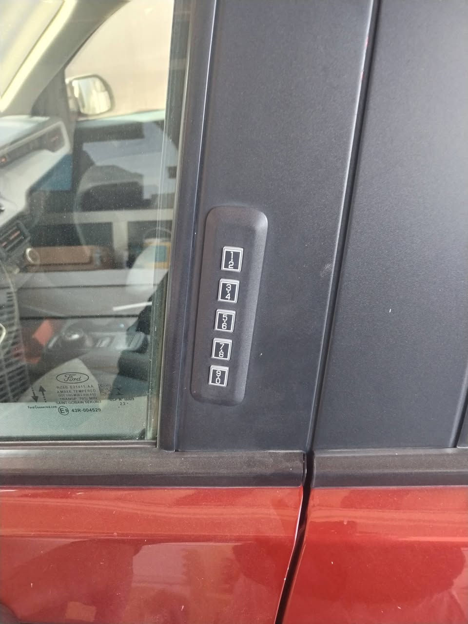 فورد مافرك موديل
٢٣ هايبرد XLT

رقم انبار مشروع وطني

فول تحكمات ستيرن وكامره وشاشه

فتحه سقف

رمز سري باب السايق

لون مشمشي مميز

السياره كلين تايتل فقط بارد بالبنيد

وكلير جاملغ خلفي بدون قطره داخل 

السعر ١٩٥ وبي مجال

***********
