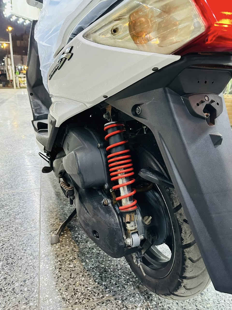 سلام عليكم.... مكلف بلنشر
دراجة سكنس فحل 🏍️🇯🇵ياباني للبيع
دراجة شلعه معدل كهربائيات كلهه شغاله 
دراجة جديده بلاديه 
أي نقص مابيهة
جيب فيتر وتعال افحص
العنوان بغداد حي اور فلكة صباح الخياط  الاستفسار الاتصال على الرقم ***********
