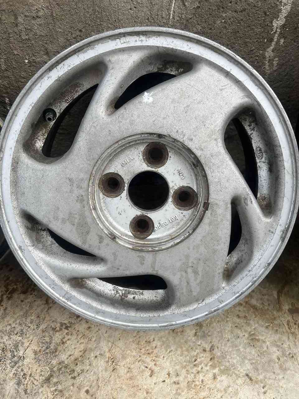 تخم وياله لبيع مال كيا سيفيه بلادي معه زوج تايرات السعر 250 وبيهن مجال استفسار على رقم ***********
