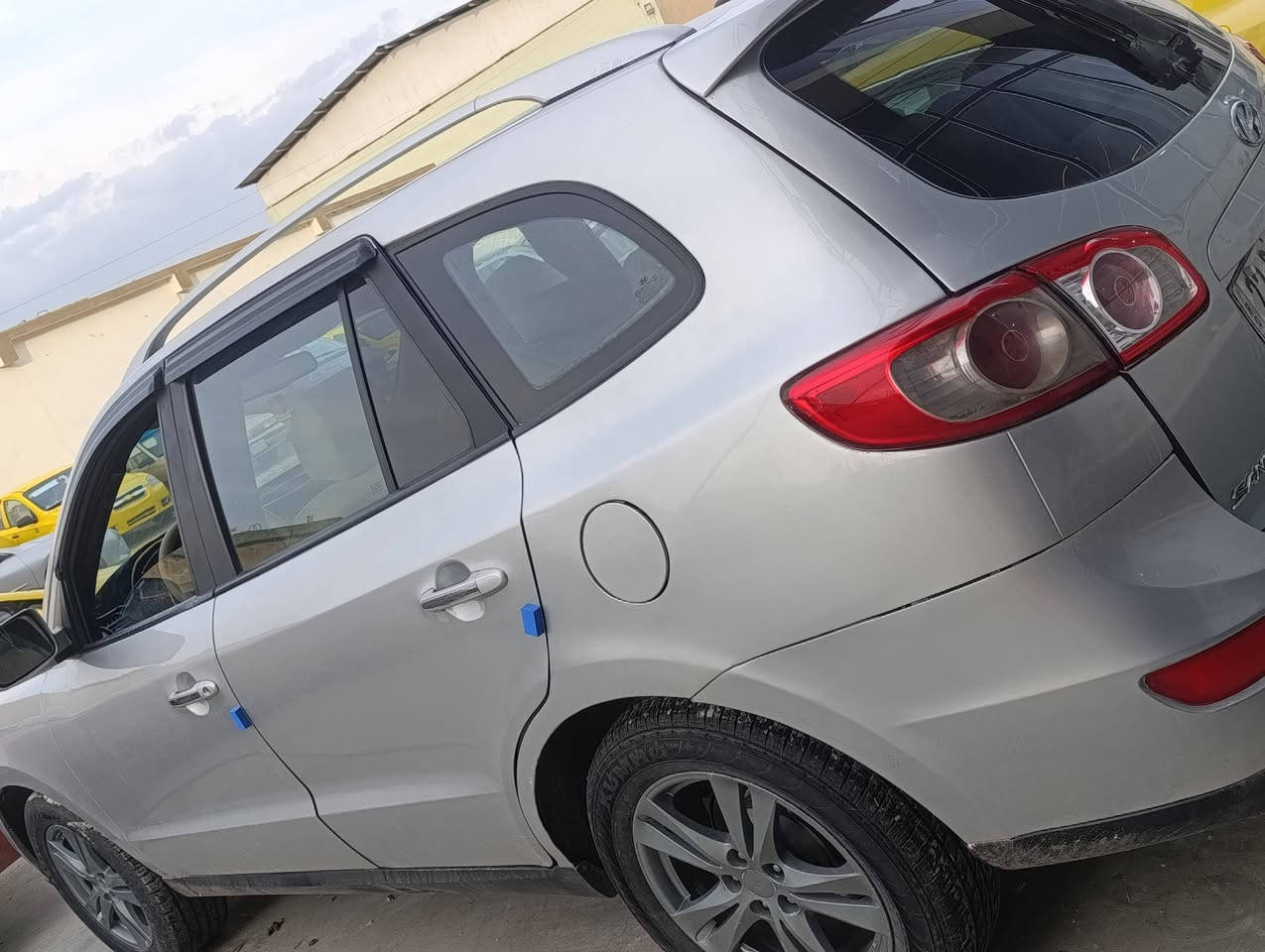 السلام عليكم سنتافي موديل2011سبعه راكب محرك 6 طخم تايات جديد محرك كير شرط رقم اربيل جديد شرط التحويل سياره مصبوغه عام بدون كص شرط سياره كلش حلوه
اخواني مكلف بل نشر 
السعر 105ومراوس حسب القناعه 
***********
***********
